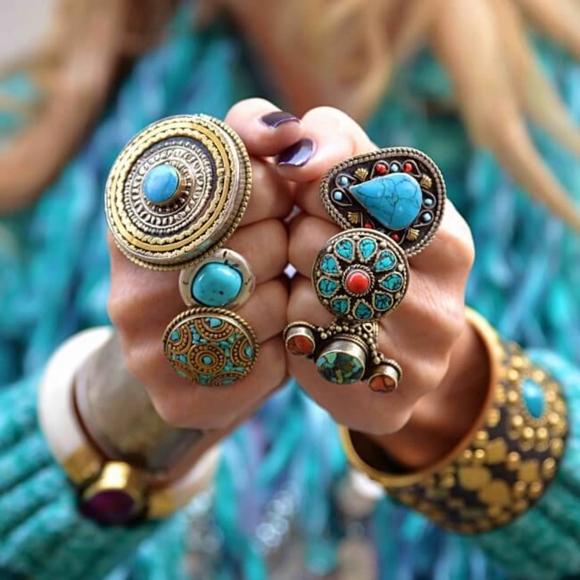 MEET YOUR POSHER 🦋Greetings, I'm TwinSpirit Curator at AfroBohoVibes - Picture 4 of 13